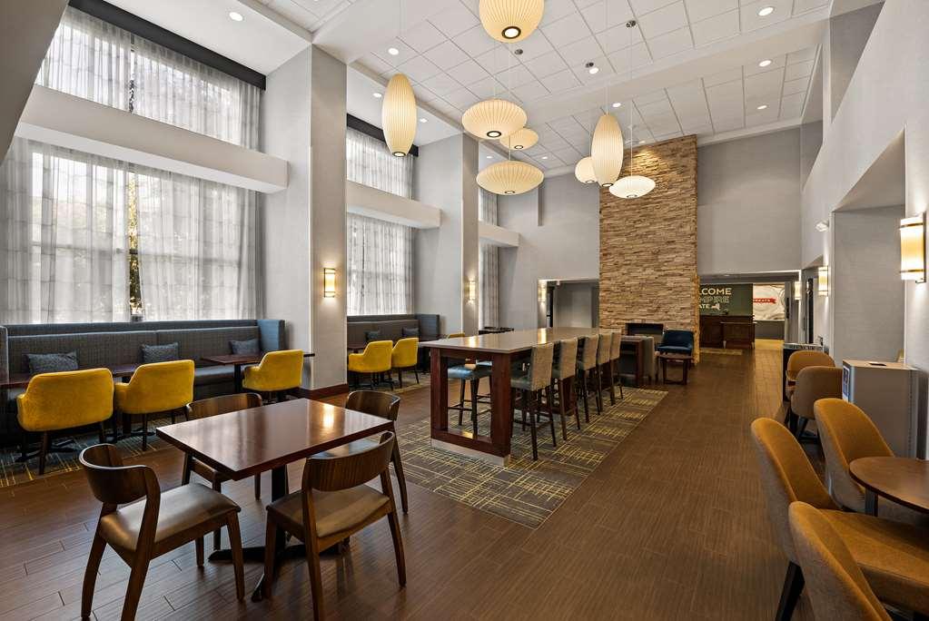 Hampton Inn & Suites Poughkeepsie Spackenkill Étterem fotó